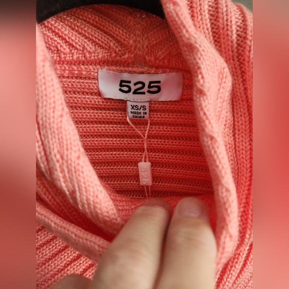 525 America Cross-over Sweater NWT - Picture 2 of 8